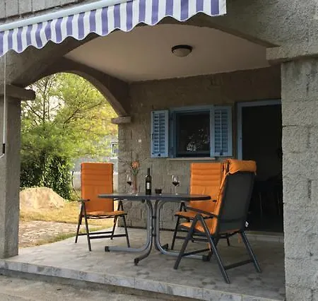Small Summer House Arpa *