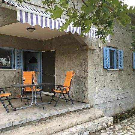 Small Summer House Arpa Hébergement de vacances